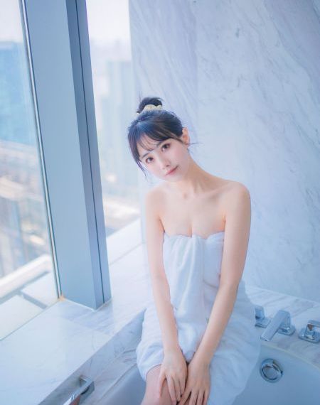 揉捏尤物侠女双乳_4K视频大全